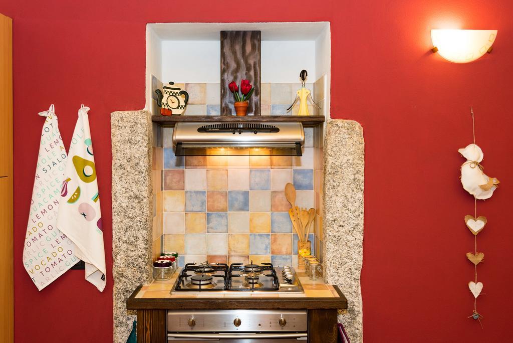 Casa Corte Alla Rocca أرونا المظهر الخارجي الصورة