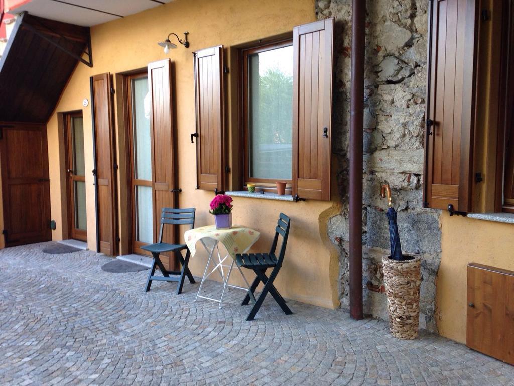 Casa Corte Alla Rocca أرونا المظهر الخارجي الصورة