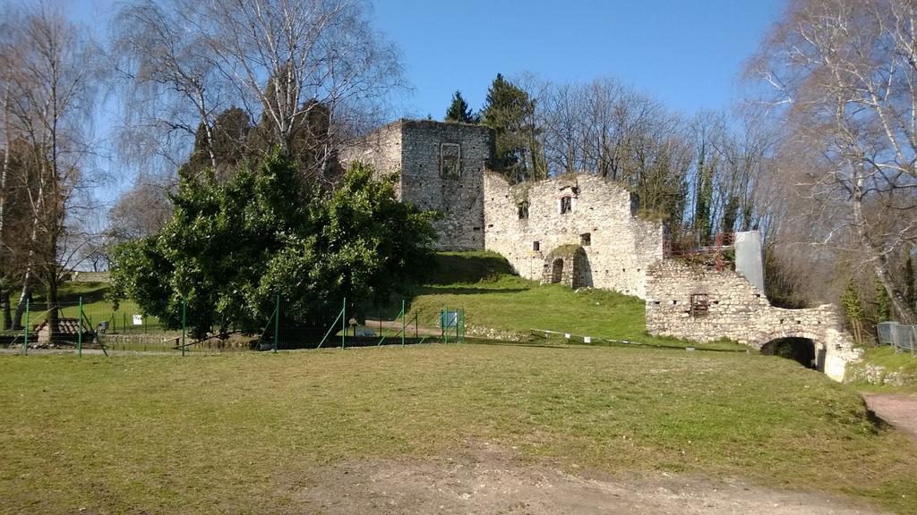 Casa Corte Alla Rocca أرونا المظهر الخارجي الصورة