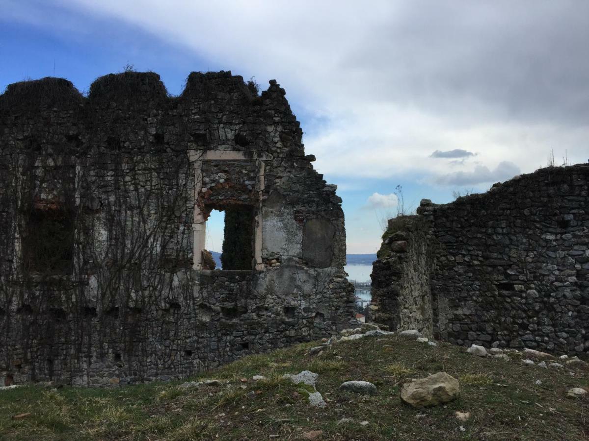 Casa Corte Alla Rocca أرونا المظهر الخارجي الصورة